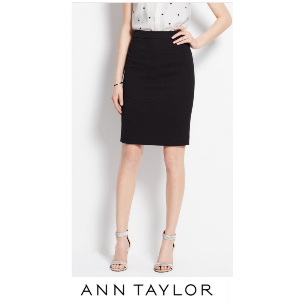 Ann Taylor black functional skirt with lining - Picture 5 of 6